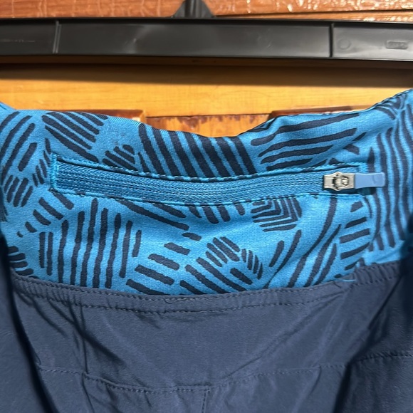 Brooks Women's 2-in-1 Blue Athletic Shorts - Picture 10 of 12